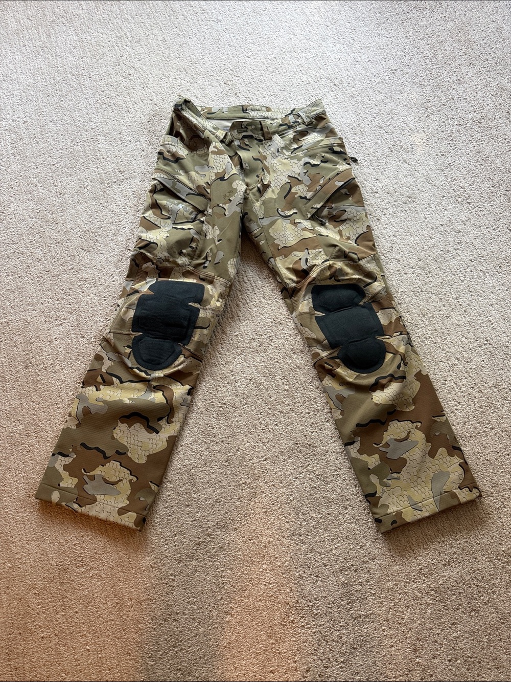 KUIU Camo Cargo Pants with Built-In Knee Pads - Tan/Green